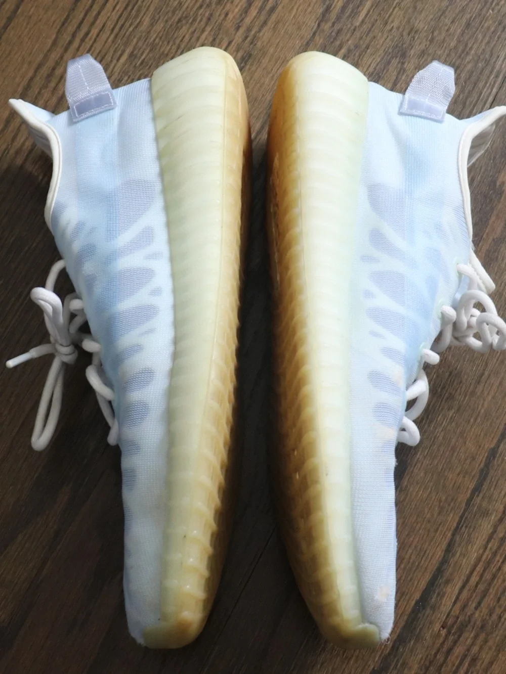 Adidas Yeezy Boost 350 V2 Mono Ice Low Top Athletic Sneaker Size 11 White Blue - Picture 8 of 16